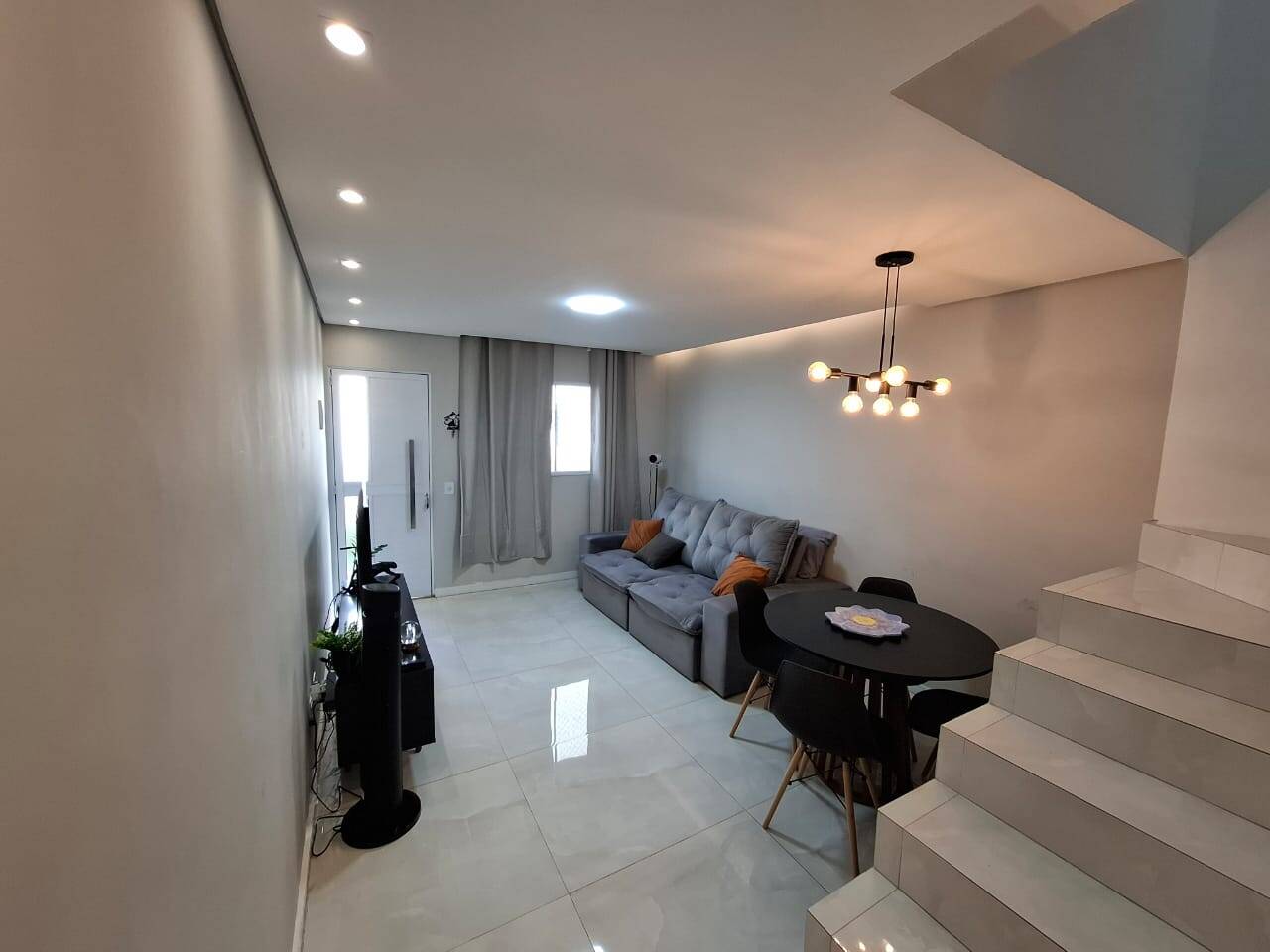 Casa de Condomínio - 2 Dorms | 2 Banheiros | 2 Vagas | 60,90m² - Cotia/SP