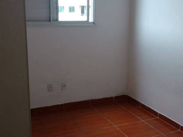#1216 - Apartamento para Venda em Carapicuíba - SP - 2