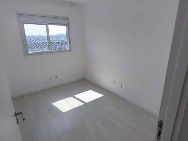 Apartamento para Venda em Carapicuíba - 4